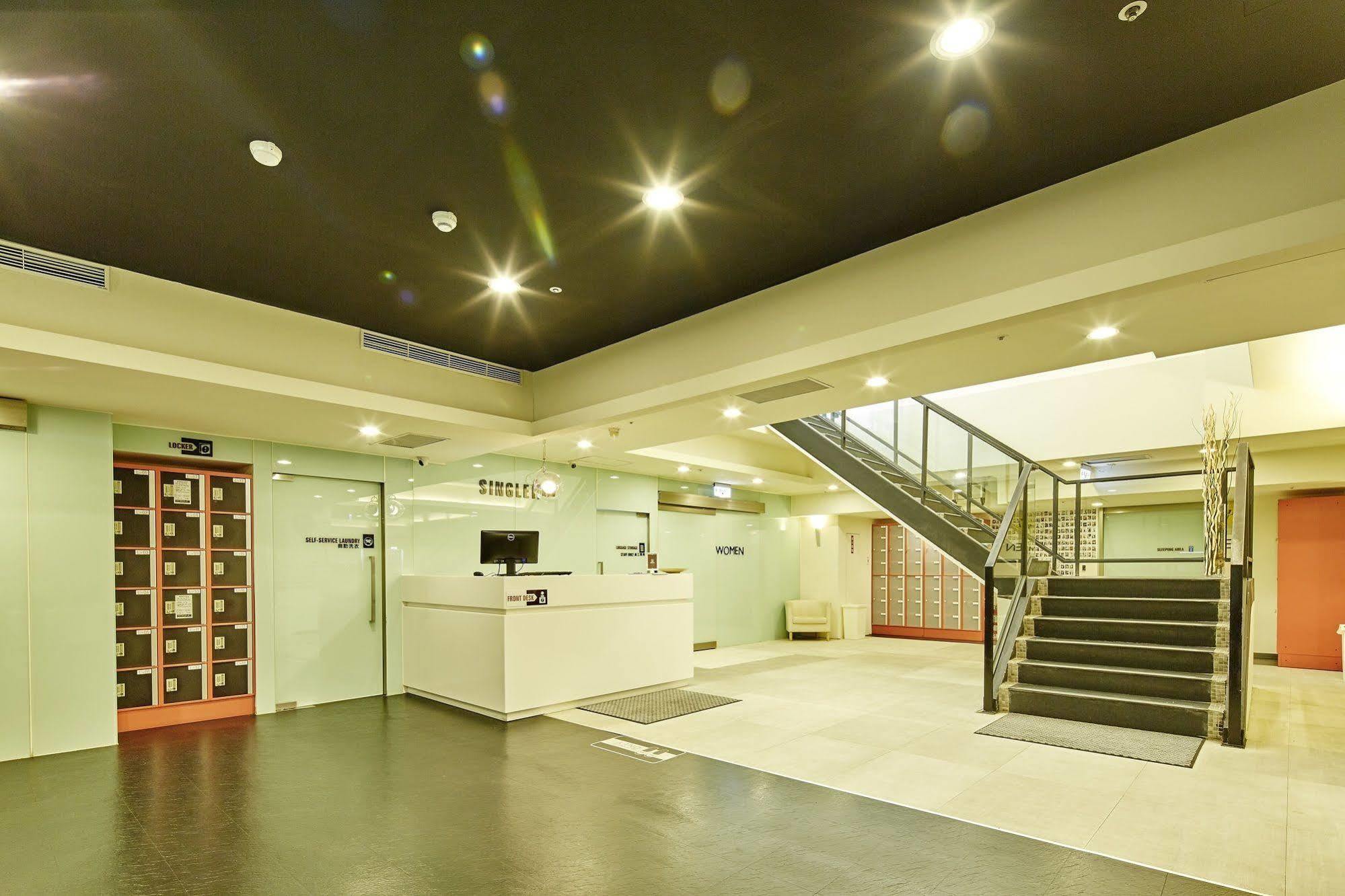 Single Inn- Kaohsiung Linsen Экстерьер фото